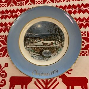 Vintage Avon Dashing Through the Snow 1979 Christmas Plate